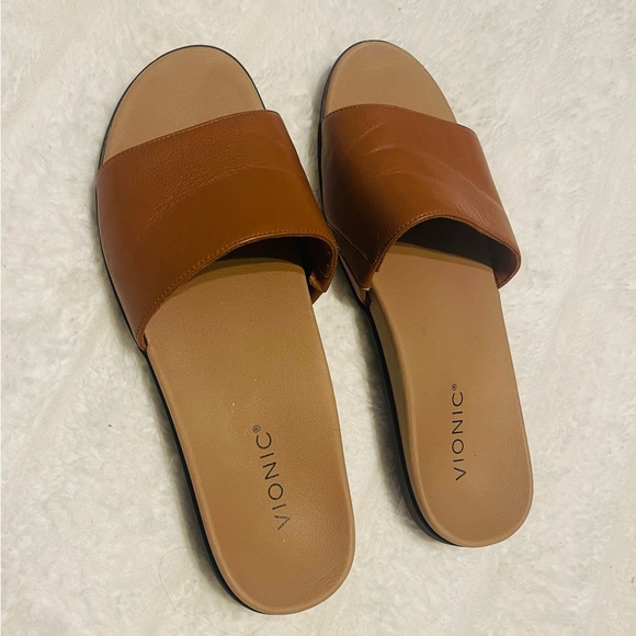 Casual Vionic Women's Tan Slide Sandals - Picture 11 of 12